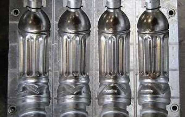 The Role of PET Bottle Blowing Moulds in the Food and Beverage Industry