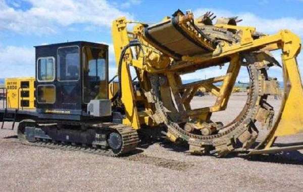 Trenching Versatility: Applications Redefined in the Trencher Market