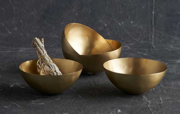 Elevate Your Table Setting With Exquisite Brass Plates!