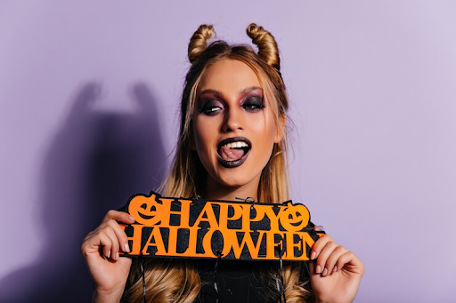 Simple Hacks To Make Your Cheap Halloween Wig Look Amazing - Business Virals