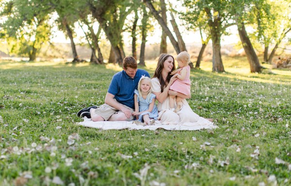 Family Photoshoot in St. George: Why Display Your Family Photos on Your Wall?