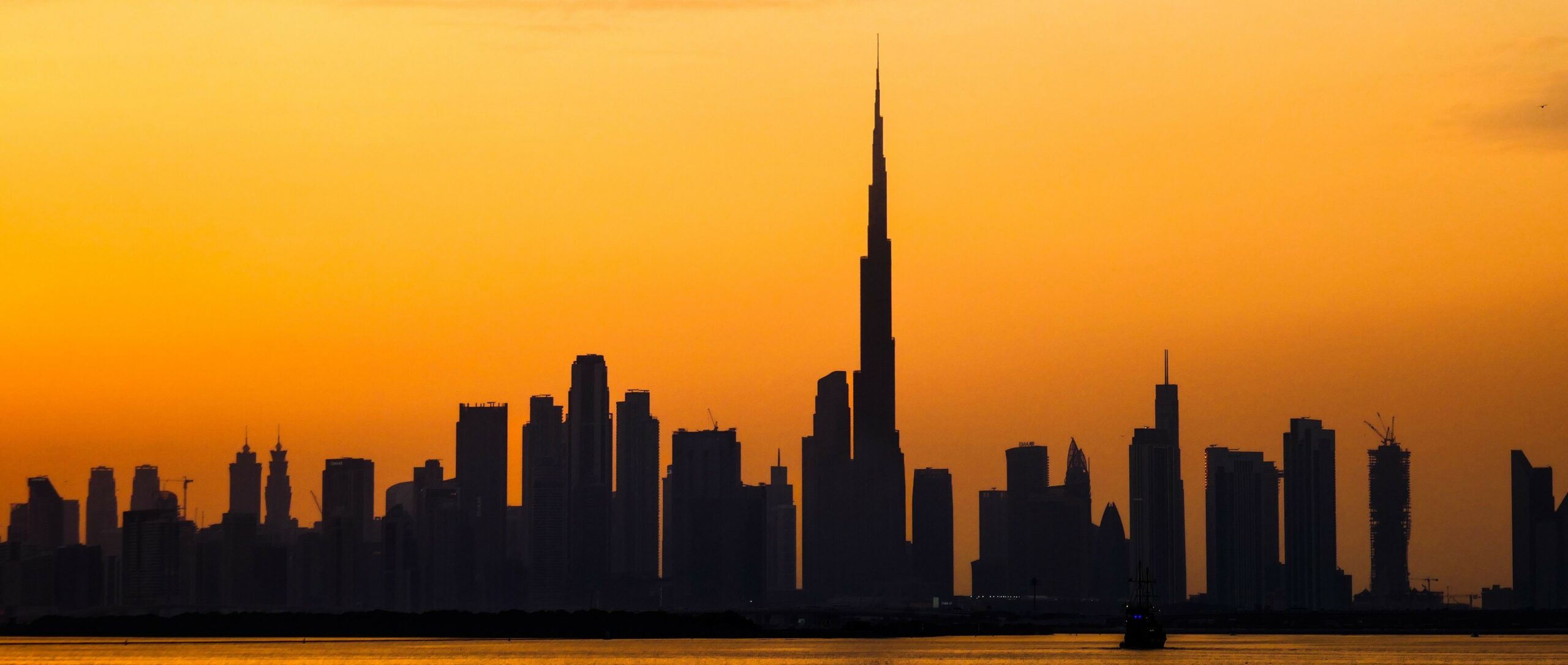 UAE Golden Visa New Rule for Salary Requirement (2024)