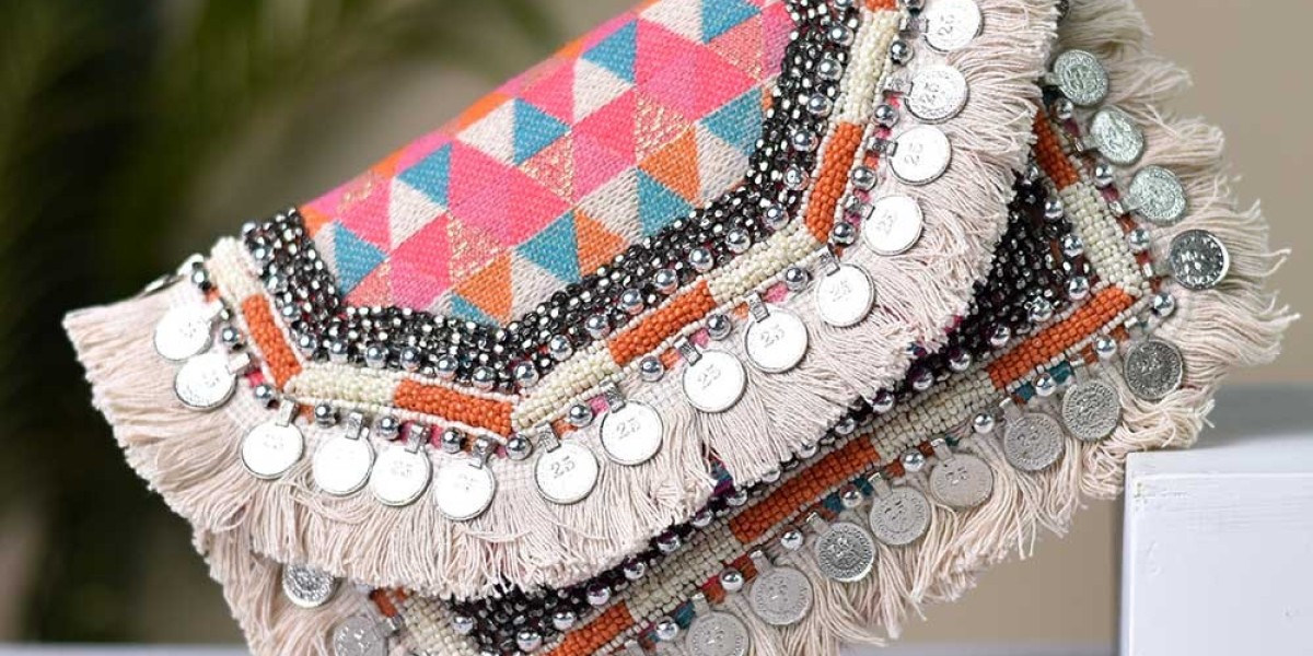 The Ultimate Guide to Shopping Vintage Bags Online in India