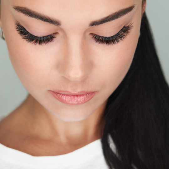 Natural Eyelash Extensions: How to Choose the Right Style for You