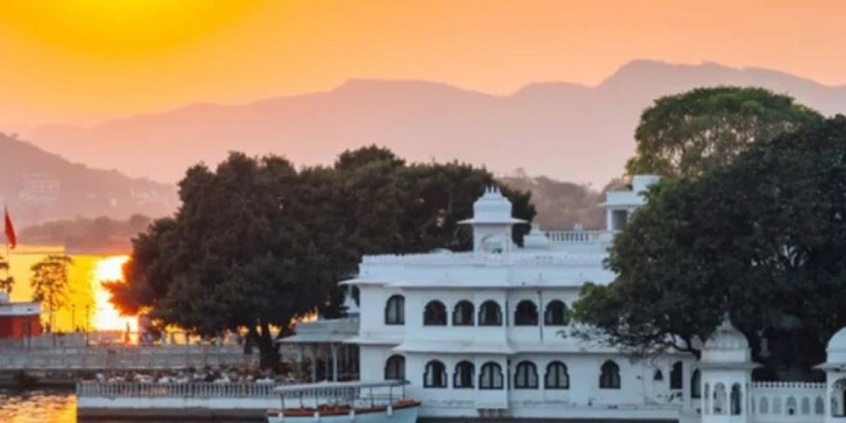 Discover the Best Udaipur Tour Packages with Travel Tagline