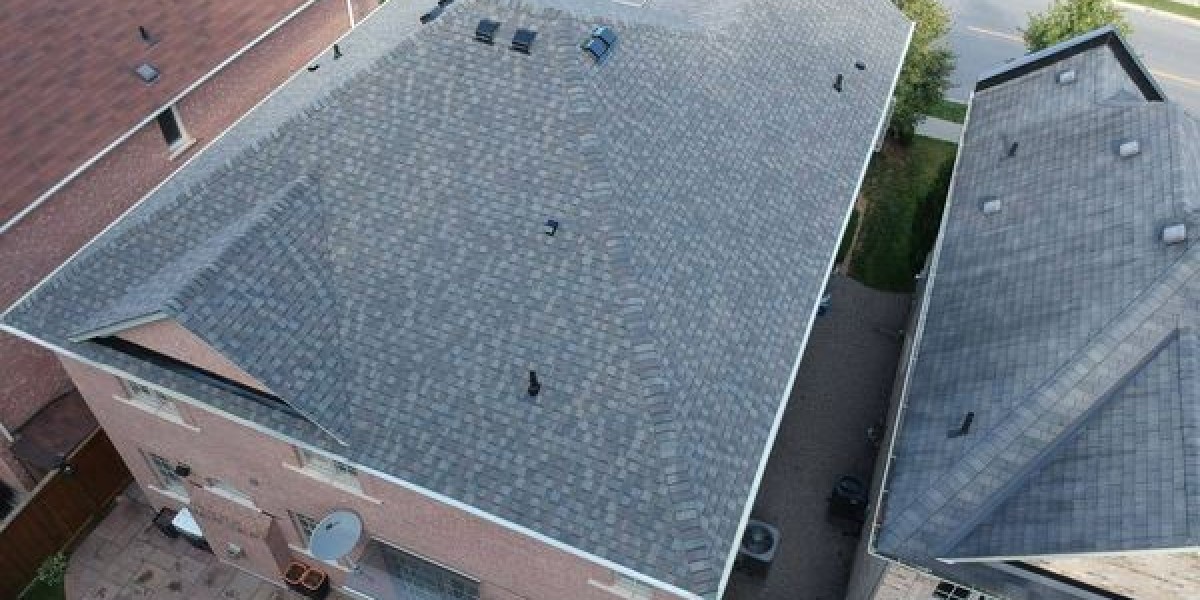 Techniques flat roofers Toronto apply to maintain metal roofs