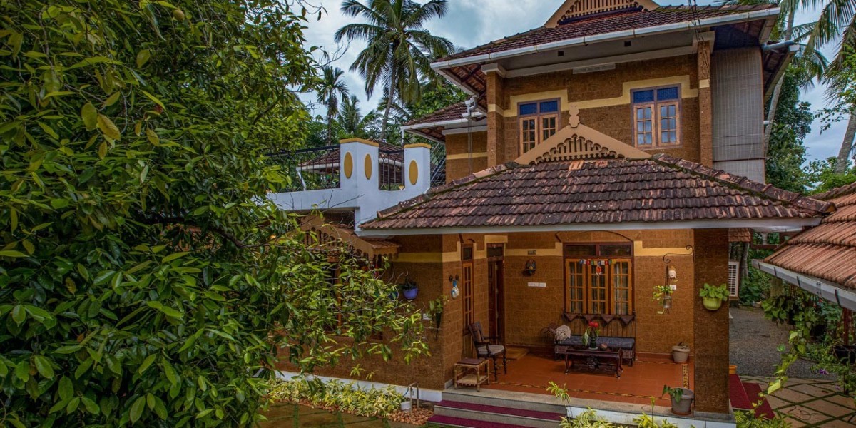 Why Do Travelers Prefer Kerala Homestays Over Hotels?