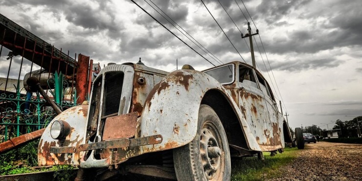 How Junk Car Buyers In Grand Rapids, MI Help With Vehicle Disposal