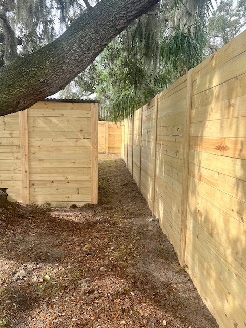 Vinyl & Aluminum Fence Installation | Fencing In Central Florida