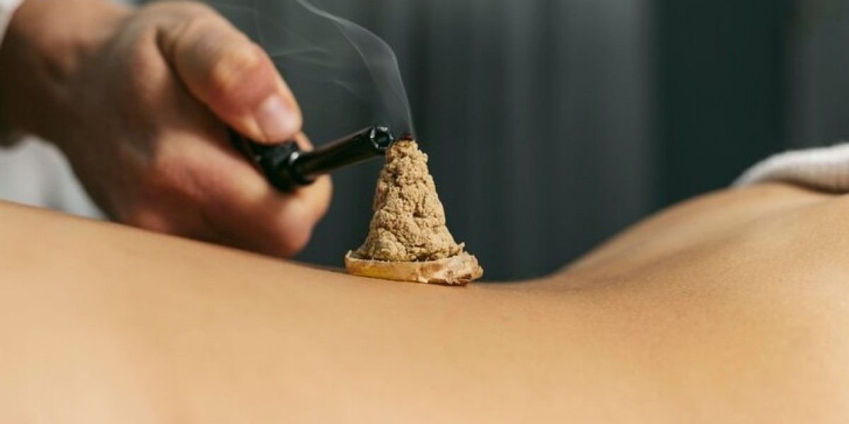 Experience Moxibustion Therapy in Singapore for Wellness