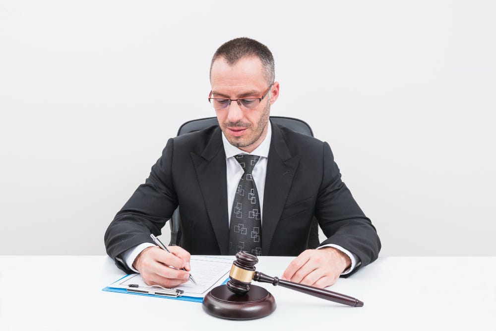 Finding the Best Criminal Lawyers in Dubai: Your Guide to Legal Expertise | by Hassan Al Abdooli Advocates & Legal Consultants | Nov, 2024 | Medium