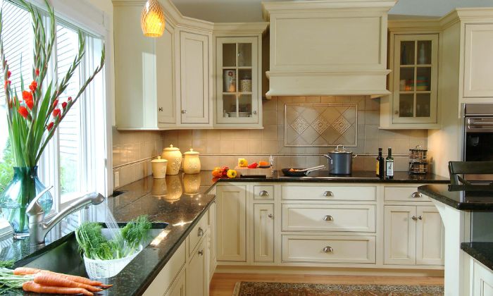 What Color Cabinets with Black Granite Countertops