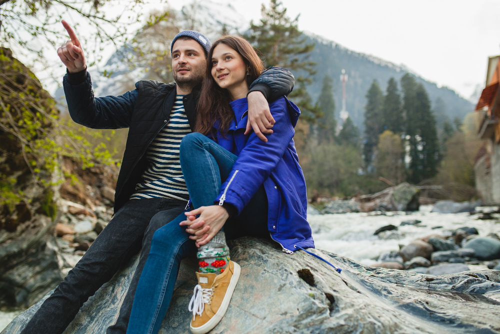 Where's the Best Couple's Hideout in Manali? Uncover the Top Stays! - Royalinn