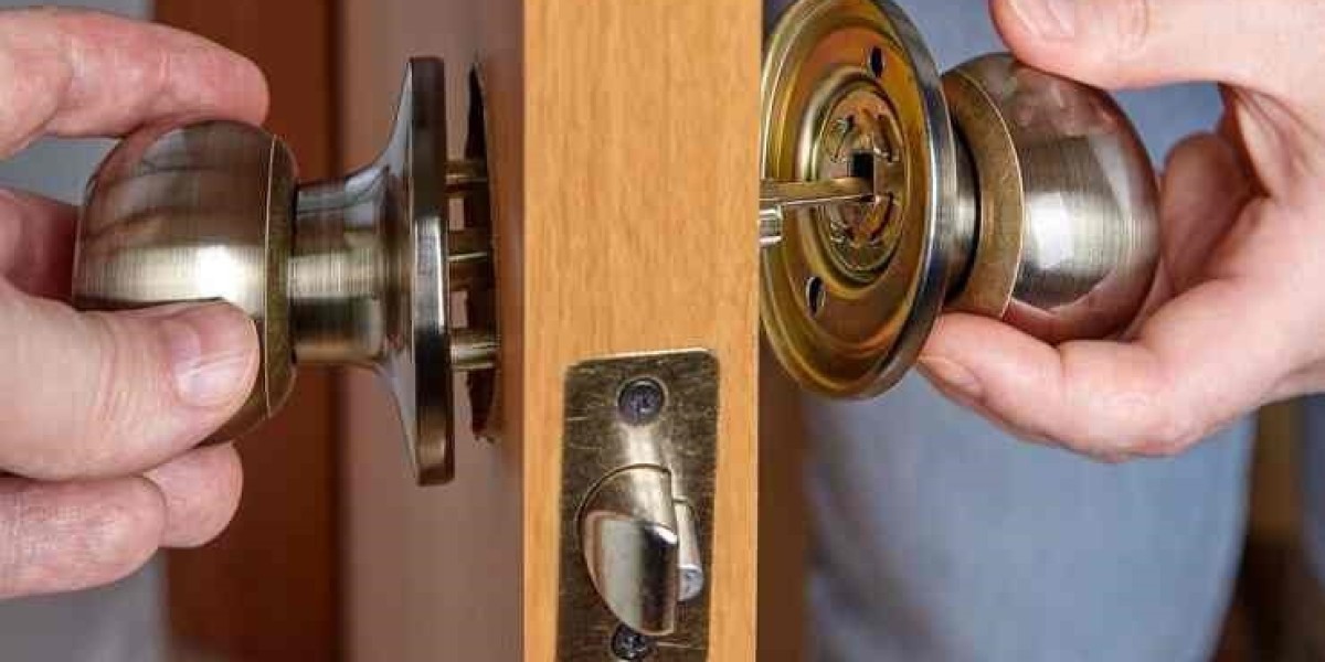 Enhancing Home Security With The Latest Technology And A Locksmith in Knoxville, TN