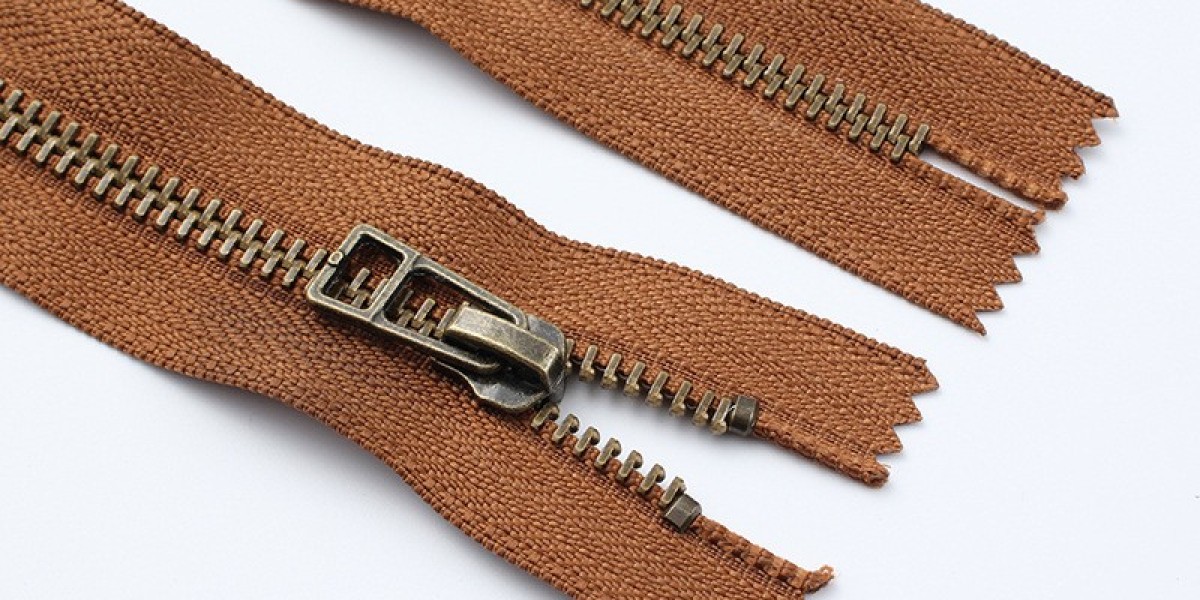 The Art and Science of Crafting Metallic Gold Zippers