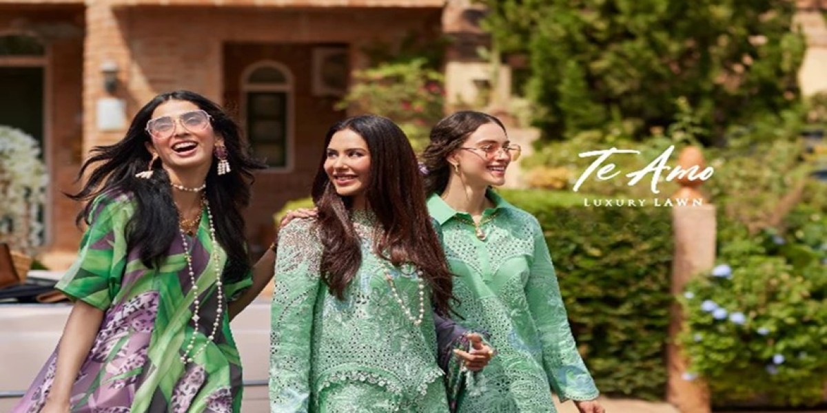 The Role of Pakistani Salwar Suits in Social Functions