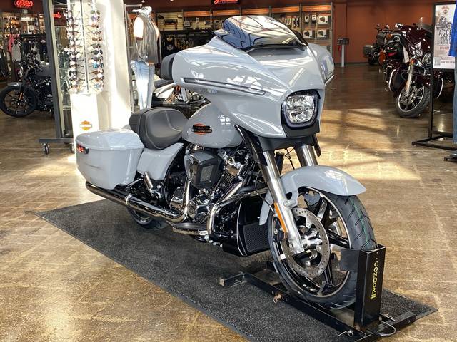 Harley Davidson Street Glide Motorcycle for Sale in Villa Park, IL