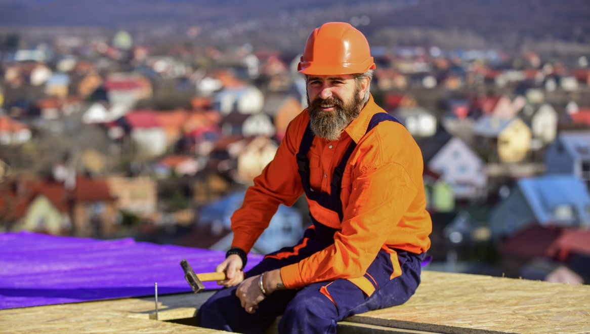 Roofing Contractors in Alabama Inspect During Roof Inspections