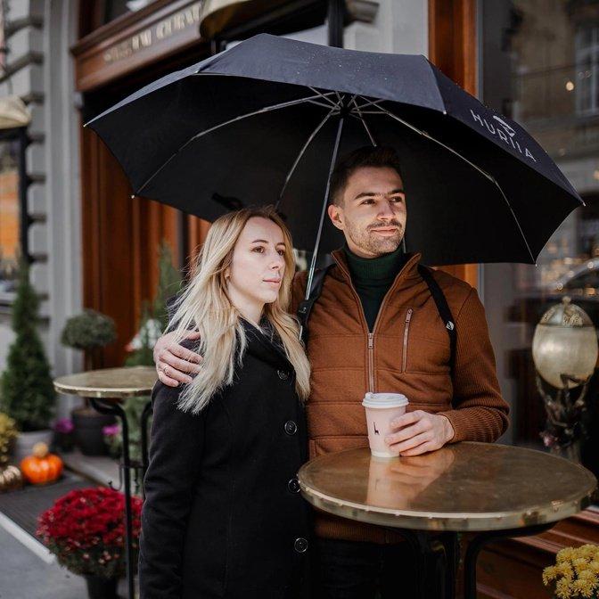 Fashion Meets Function: How a Wearable Umbrella Delivers Ultimate Rain Protection | Articles | Huriia | Gan Jing World - Technology for Humanity | Video & Movie Streaming