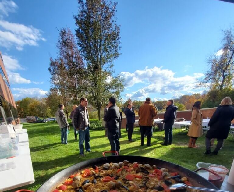 Paellas at your place by Antonio LLC: Why Does Your Corporate Event Need a Paella Catering Service?