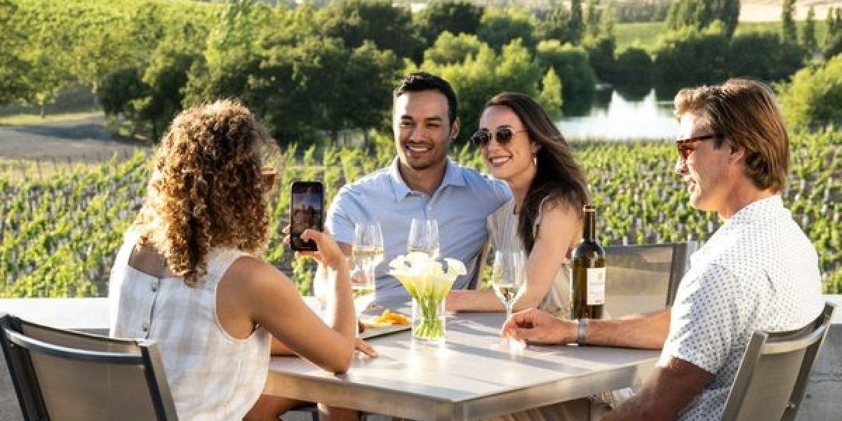 Best Winery Patios in Northern Virginia for a Sunny Day