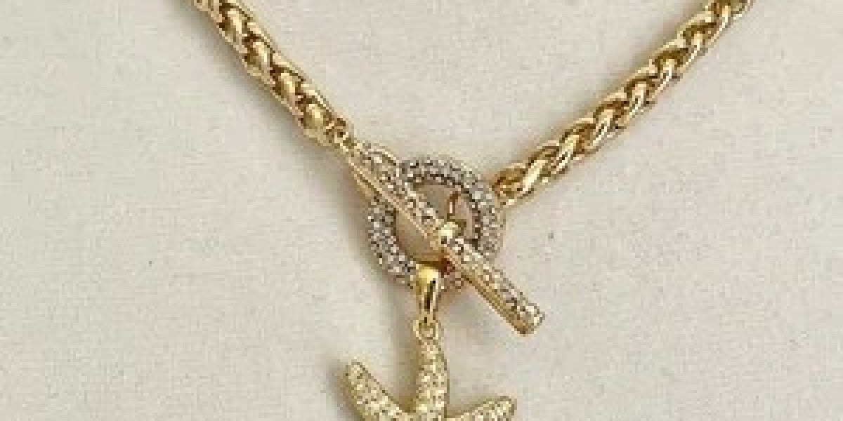 Starfish Pendant: A Stunning Symbol of Beauty, Strength, and the Ocean