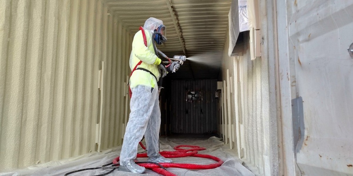 How to Control Temperature Fluctuations in Metal Buildings