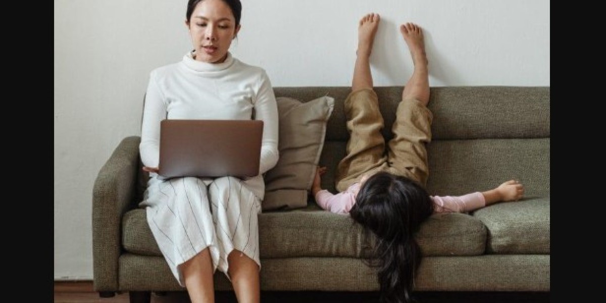 How Cognitive Behavioral Therapy (CBT) is Delivered in Online Anxiety Treatment Programs