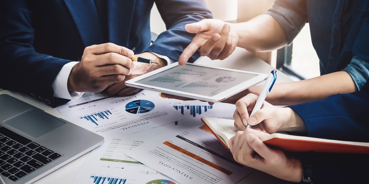 Working With Consultants for Smarter Grant Execution